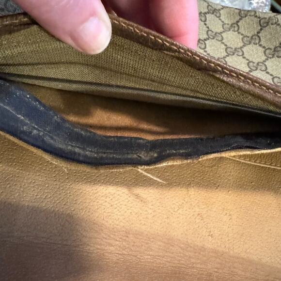 GUCCI GG Supreme Leather Trim Clutch with Dust Bag, Luxury Posh Party Host Pick - Picture 10 of 16